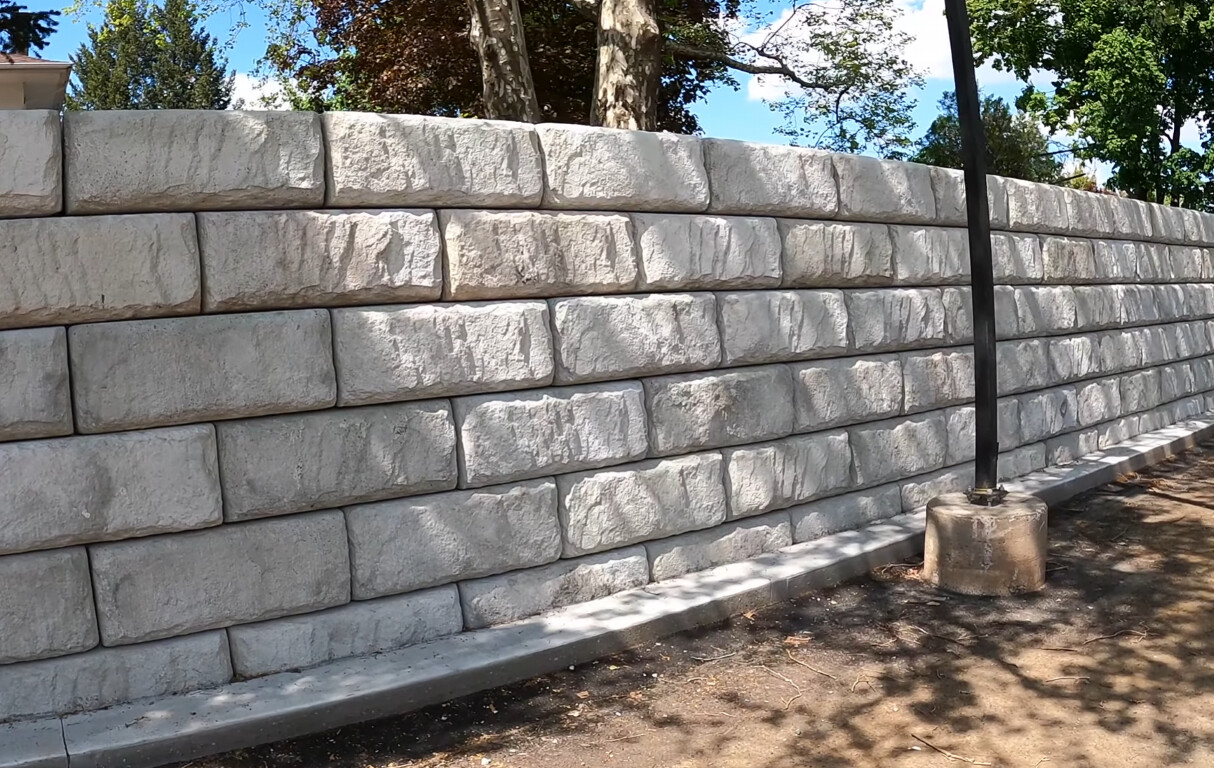 Concrete retaining wall construction in Sunrise Manor